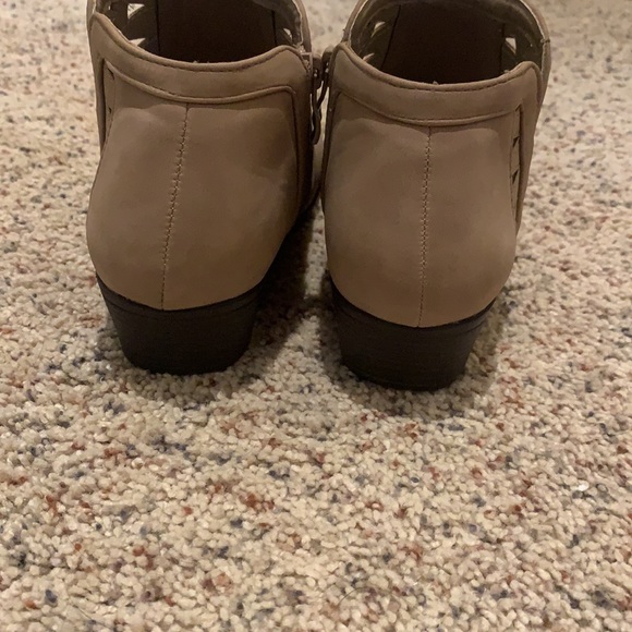 Tan Ankle Boots! - Picture 5 of 8